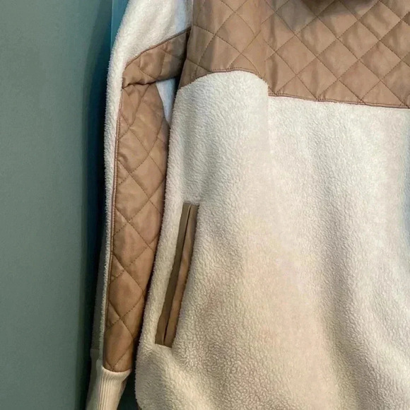 Abercrombie & Fitch women’s pullover fleece/faux leather sweatshirt - medium - Picture 6 of 7